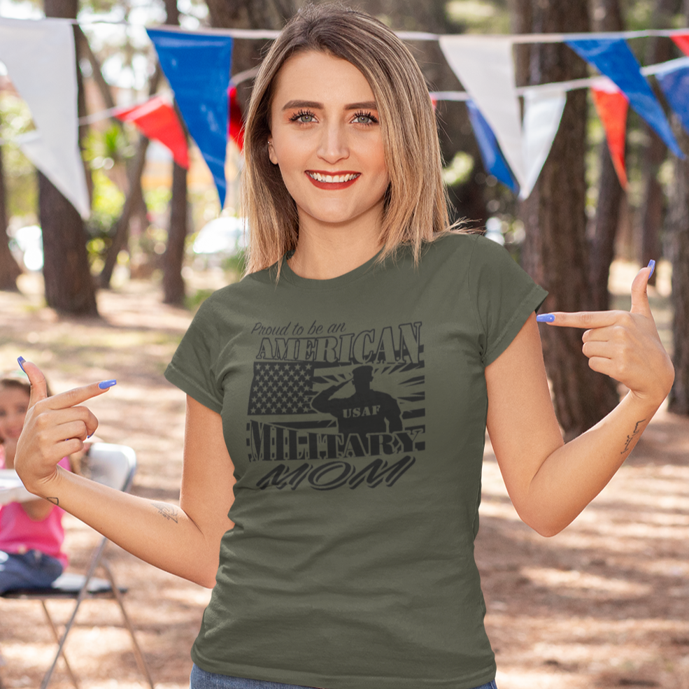 Proud Army Mom Funny Gifts For Military Army Mom American Flag Vintage T- Shirt Proud Army Mom Funny Gifts For Military Army Mom American Flag Vintage T- Shirt